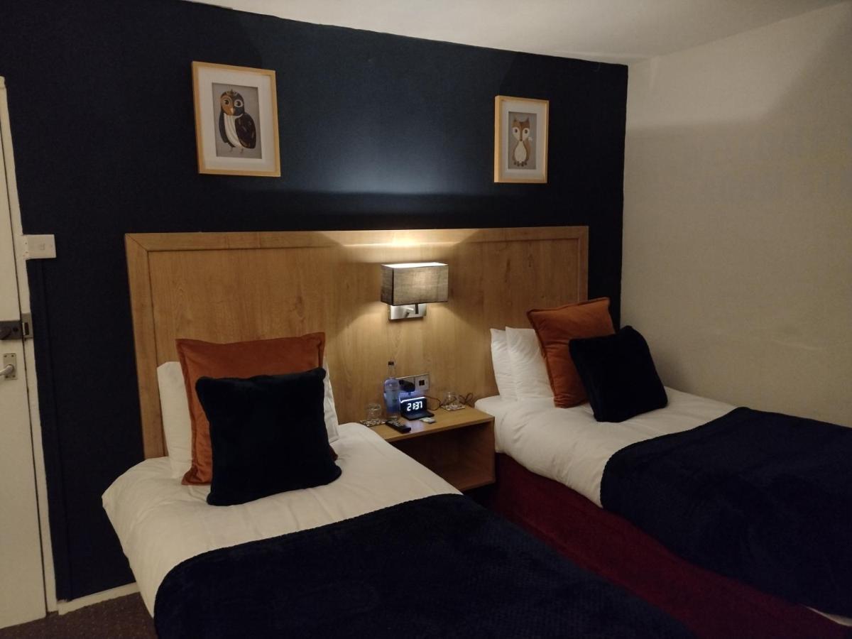 The Crown Inn Киншем Экстерьер фото