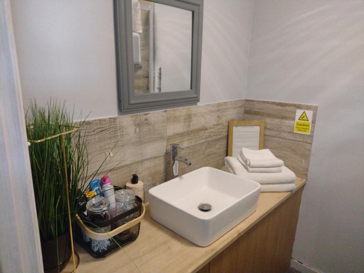 The Crown Inn Киншем Номер фото