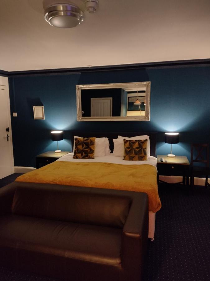 The Crown Inn Киншем Экстерьер фото