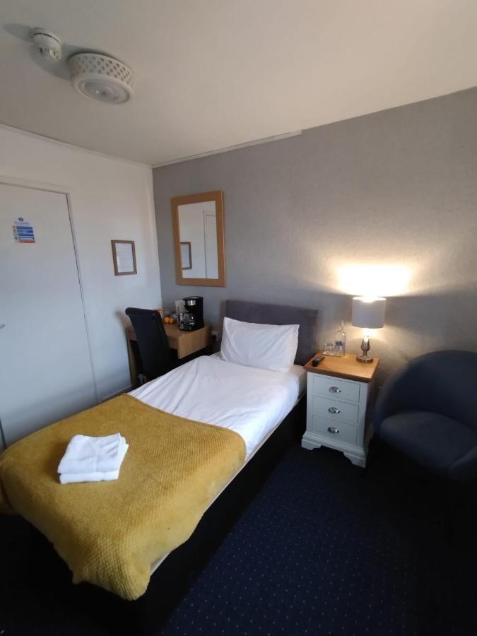 The Crown Inn Киншем Экстерьер фото