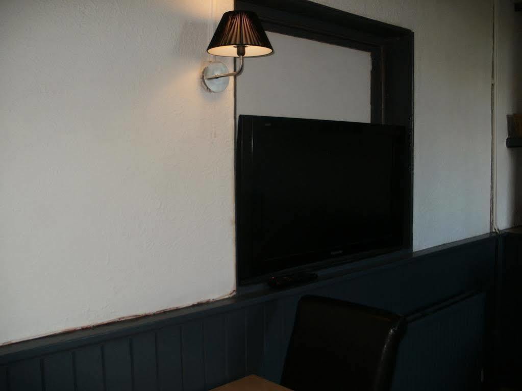 The Crown Inn Киншем Экстерьер фото