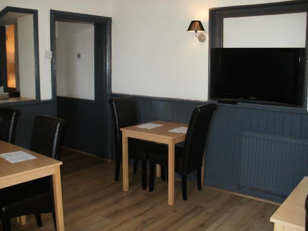 The Crown Inn Киншем Экстерьер фото