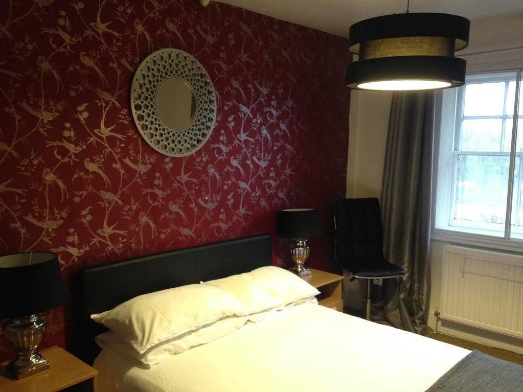 The Crown Inn Киншем Экстерьер фото
